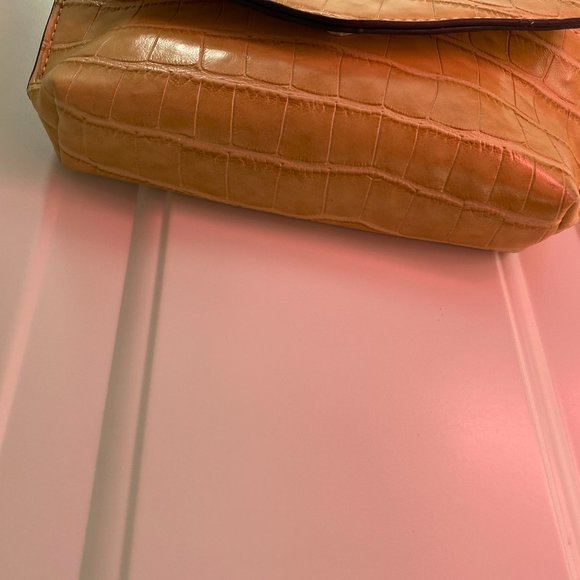 Klutch Sightseer Crossbody Purse Bag Yellow Gold color with croc pattern 9" x 5" - Picture 3 of 9